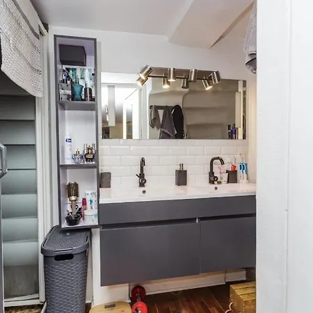 Atypical Flat Like A House In *